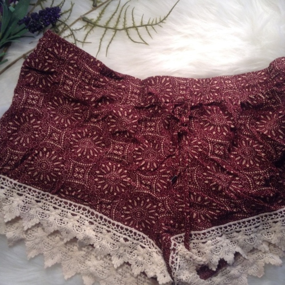 Girls Lacy Shorts Size L
